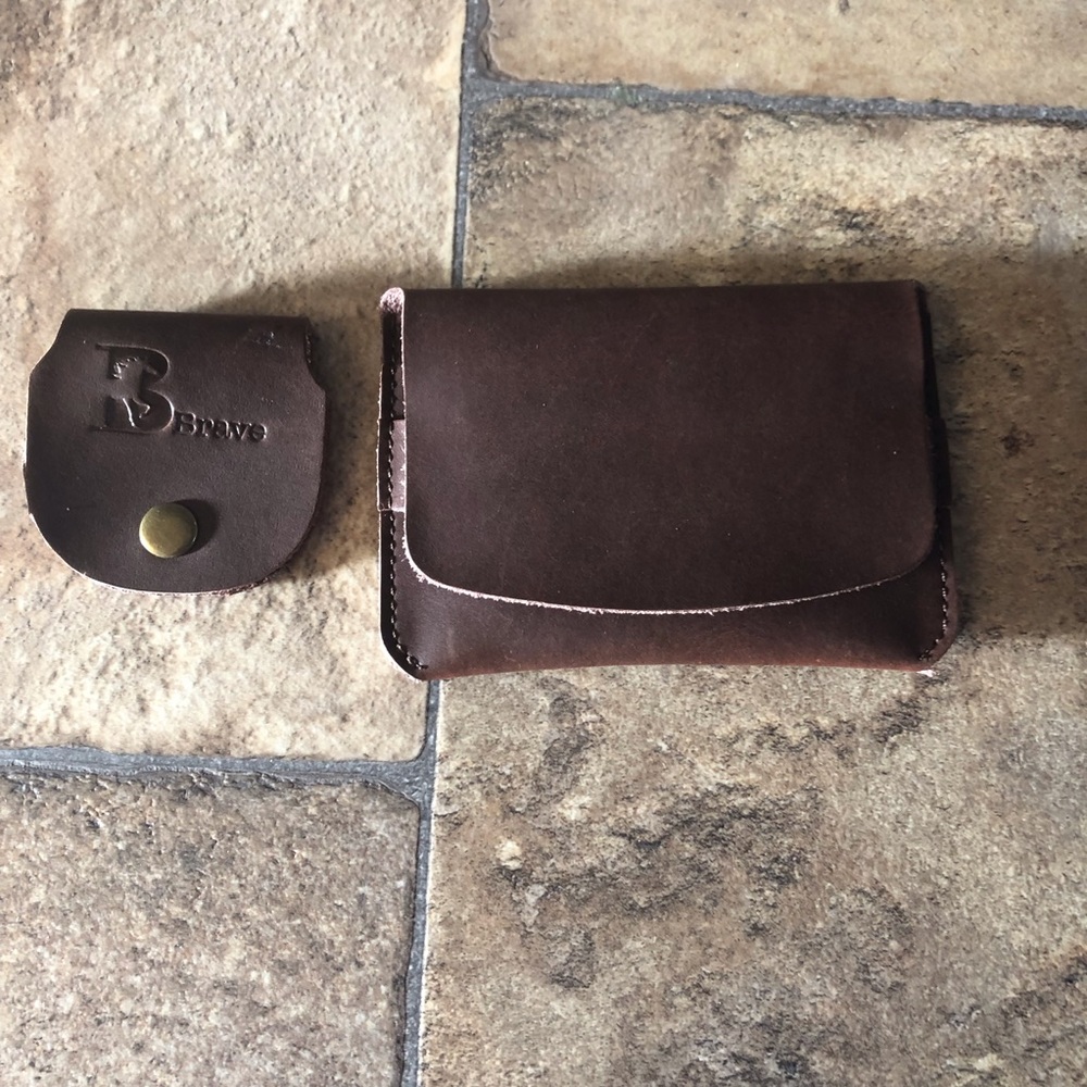 NIB Italian leather Slim wallet and cord holder - Picture 2 of 8